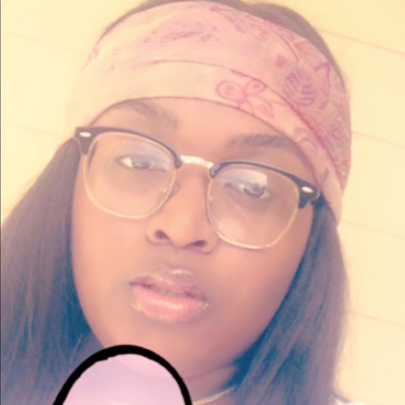 Meet your Posher, Dezhara - Picture 1 of 1